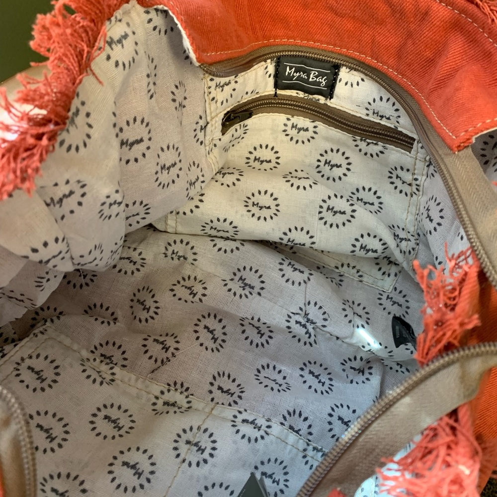 Myra Vintage Style Tote Bag - Picture 4 of 10